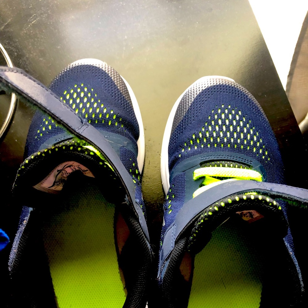 Shoe